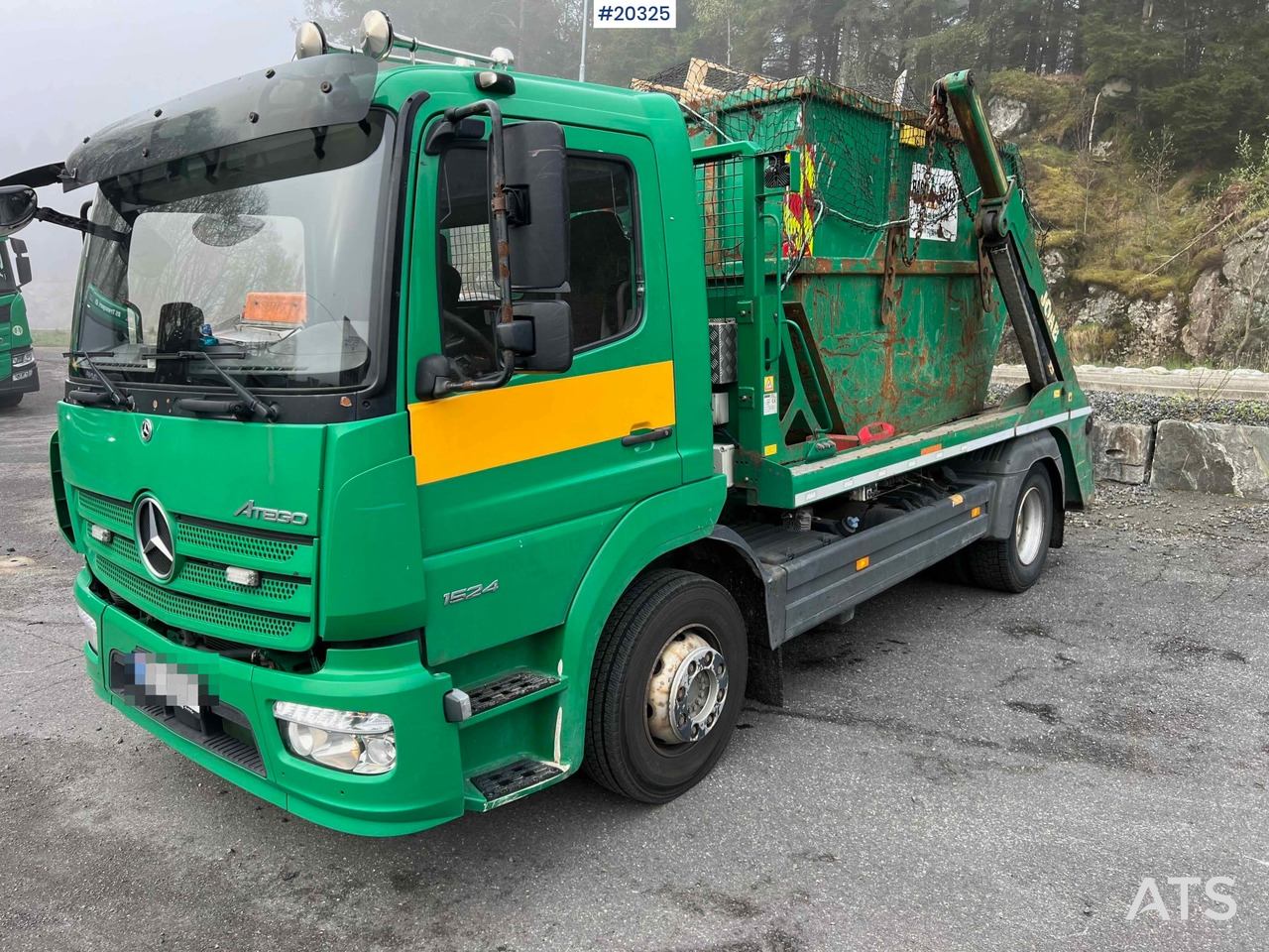 Mercedes Atego 1524 - Скіповий навантажувач вантажівка: фото 1 Mercedes Atego 1524 - Скіповий навантажувач вантажівка: фото 1