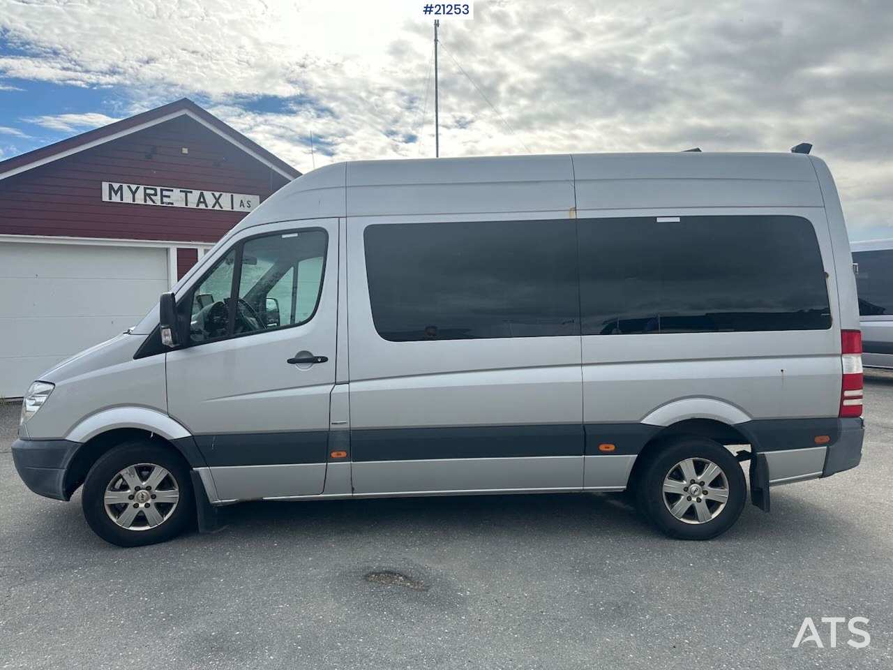 Mercedes Sprinter - Мікроавтобус, Пасажирський фургон: фото 3 Mercedes Sprinter - Мікроавтобус, Пасажирський фургон: фото 3