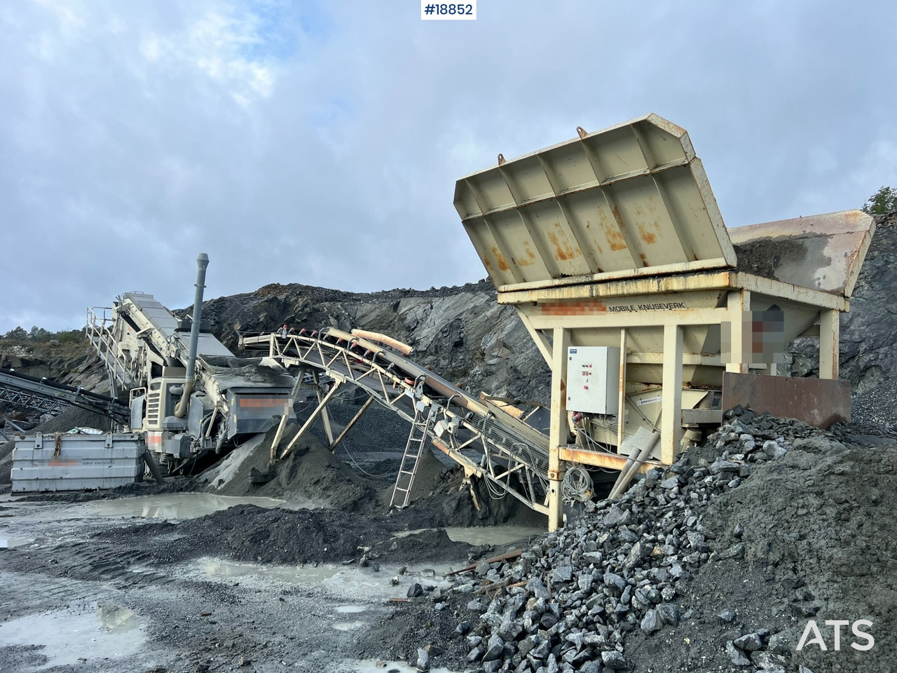 Metso Lokotrack LT220D Finknuser m/ sikt, matekasse og transportbånd - Мобільна дробарка: фото 1 Metso Lokotrack LT220D Finknuser m/ sikt, matekasse og transportbånd - Мобільна дробарка: фото 1