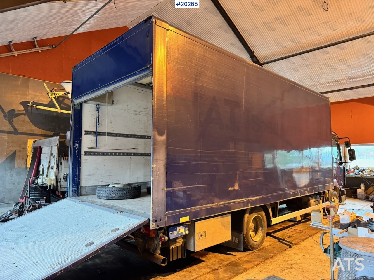 Renault midlum 220.08 - Вантажівка з закритим кузовом: фото 3 Renault midlum 220.08 - Вантажівка з закритим кузовом: фото 3