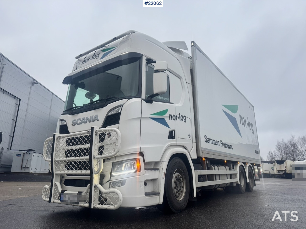 Scania 2022 Scania R660 6x4 Skapbil m/ Kjøl/frys aggregat - Вантажівка з закритим кузовом: фото 1 Scania 2022 Scania R660 6x4 Skapbil m/ Kjøl/frys aggregat - Вантажівка з закритим кузовом: фото 1