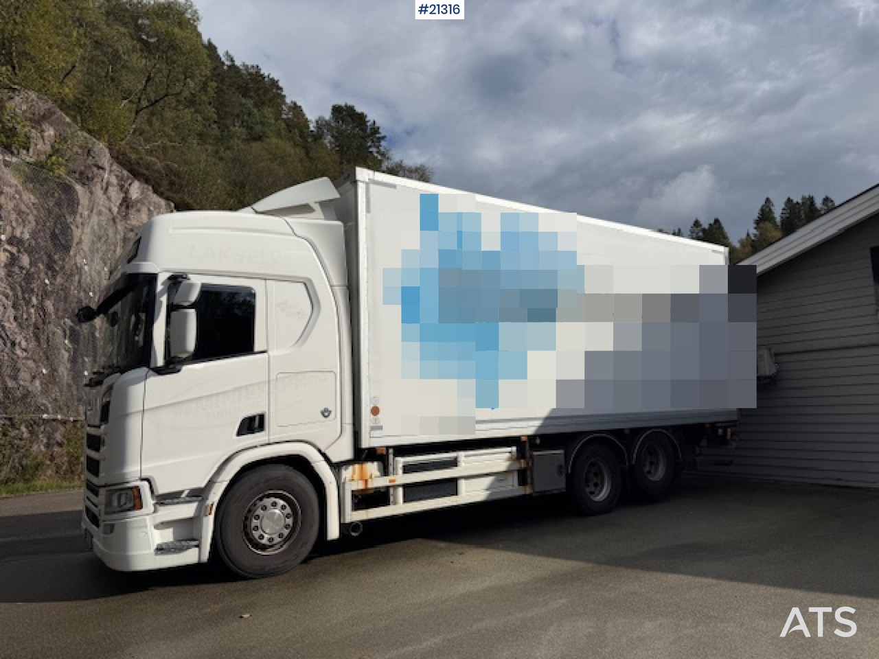 Scania R520 - Вантажівка з закритим кузовом: фото 1 Scania R520 - Вантажівка з закритим кузовом: фото 1