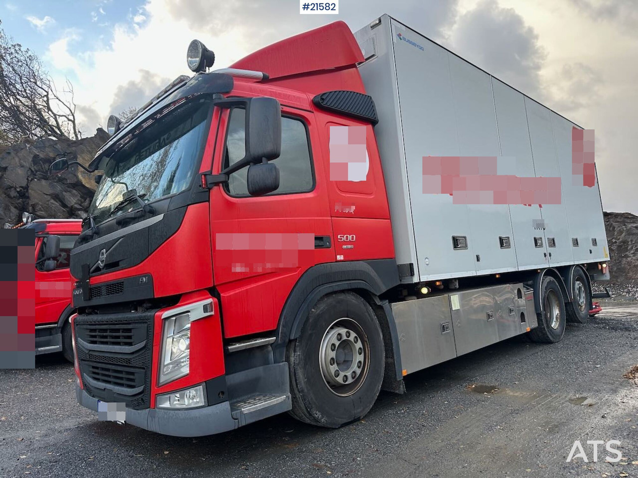 Volvo FM 500 6x2 skapbil m/ full sideåpning og lift. - Вантажівка з закритим кузовом: фото 2 Volvo FM 500 6x2 skapbil m/ full sideåpning og lift. - Вантажівка з закритим кузовом: фото 2