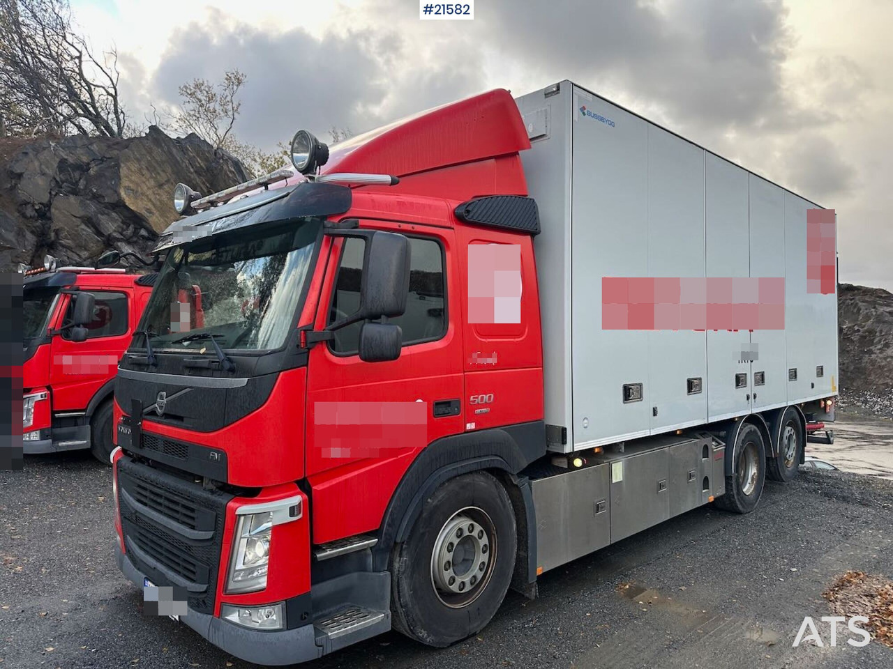 Volvo FM 500 6x2 skapbil m/ full sideåpning og lift. - Вантажівка з закритим кузовом: фото 3 Volvo FM 500 6x2 skapbil m/ full sideåpning og lift. - Вантажівка з закритим кузовом: фото 3