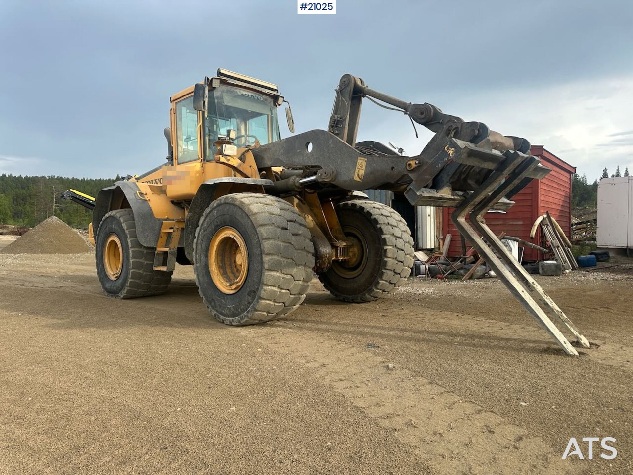 Volvo L120E hjullaster m/ vekt, skuffe og overhalt motor - Колісний навантажувач: фото 1 Volvo L120E hjullaster m/ vekt, skuffe og overhalt motor - Колісний навантажувач: фото 1