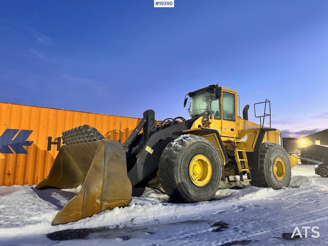 Volvo L220E - Колісний навантажувач: фото 1 Volvo L220E - Колісний навантажувач: фото 1