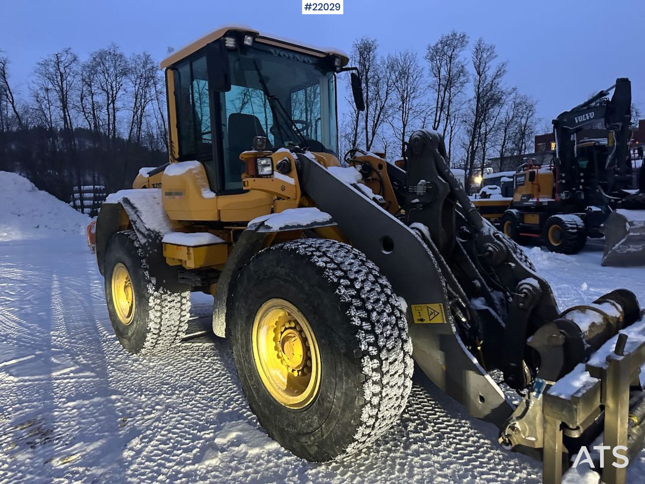 Volvo L70F hjullaster m/ vinter- og sommerdekk og planeringskuffe. En eier! Se video - Колісний навантажувач: фото 1 Volvo L70F hjullaster m/ vinter- og sommerdekk og planeringskuffe. En eier! Se video - Колісний навантажувач: фото 1