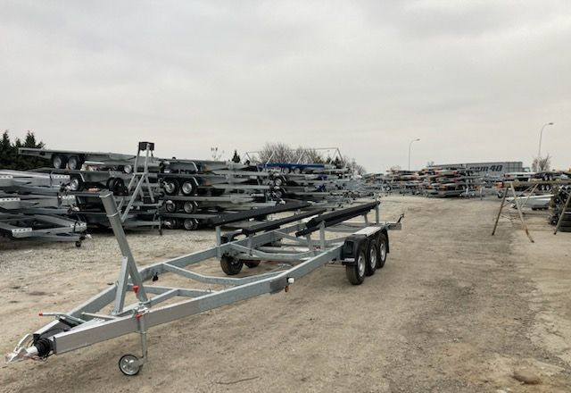 Boro Przyczepa PODŁODZIOWA 7,80M! - Причіп для човна: фото 2 Boro Przyczepa PODŁODZIOWA 7,80M! - Причіп для човна: фото 2