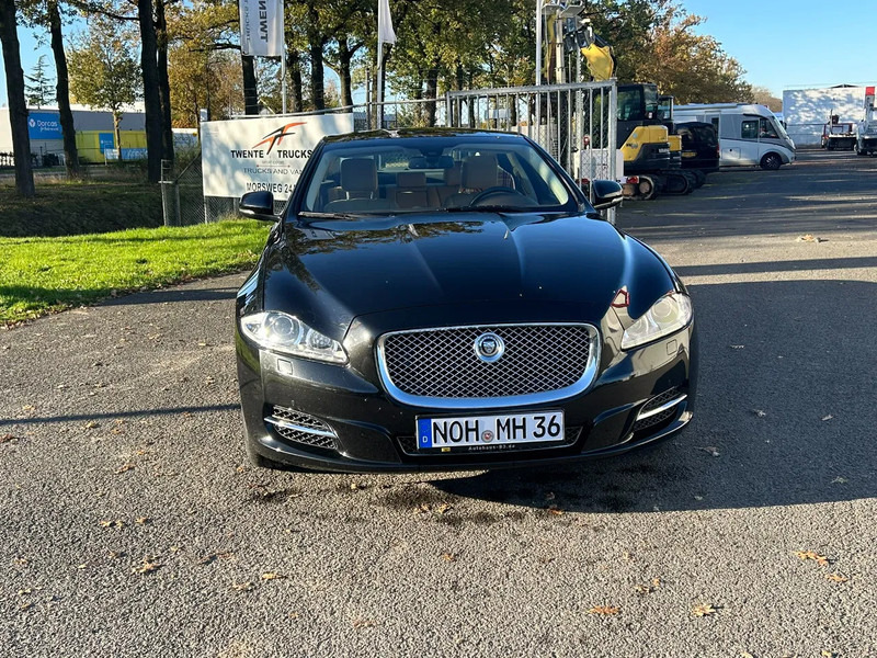 Jaguar XJ 3.0 V6D 275 PK /AUTOM / PANO DAK / VOL LEDER / MERIDAN / EXPORT PRICE - Седан: фото 4 Jaguar XJ 3.0 V6D 275 PK /AUTOM / PANO DAK / VOL LEDER / MERIDAN / EXPORT PRICE - Седан: фото 4