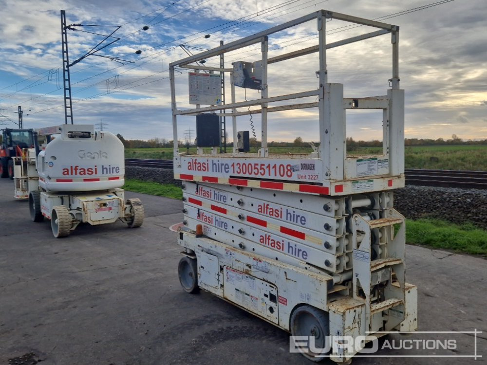 2012 Genie GS3232 - Ножичний підйомник: фото 2 2012 Genie GS3232 - Ножичний підйомник: фото 2