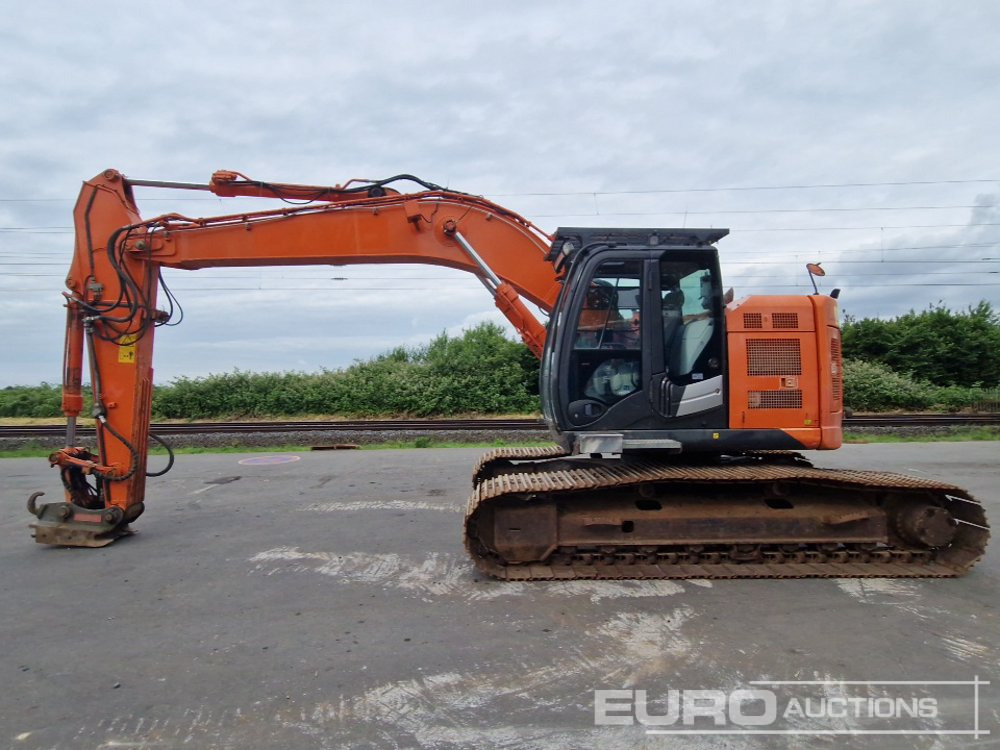 2015 Hitachi ZX225USLC-5B - Гусеничний екскаватор: фото 2 2015 Hitachi ZX225USLC-5B - Гусеничний екскаватор: фото 2