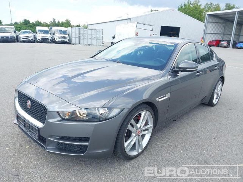 2015 Jaguar XE - Легковий автомобіль: фото 1 2015 Jaguar XE - Легковий автомобіль: фото 1
