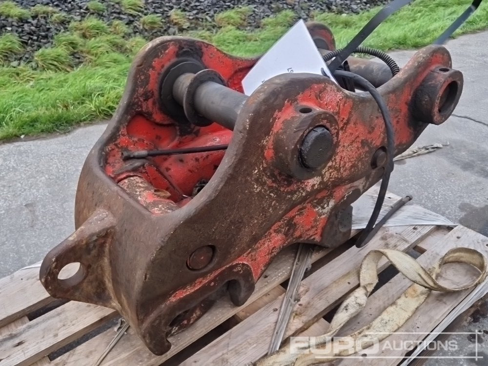 Miller Quick Hitch to suit 80mm Pin - Зчіпний пристрій: фото 1 Miller Quick Hitch to suit 80mm Pin - Зчіпний пристрій: фото 1