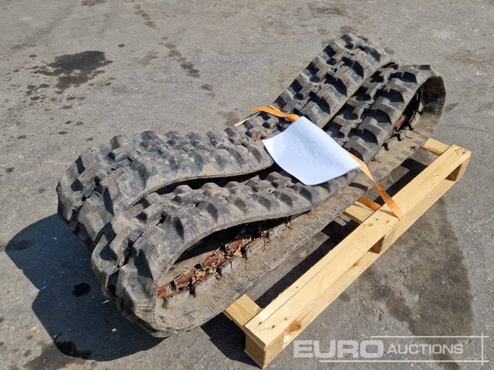 Pallet of Rubber Tracks to sut Terex 3 Ton Digger - Гусениці в категорії Будівельна техніка: фото 1 Pallet of Rubber Tracks to sut Terex 3 Ton Digger - Гусениці в категорії Будівельна техніка: фото 1