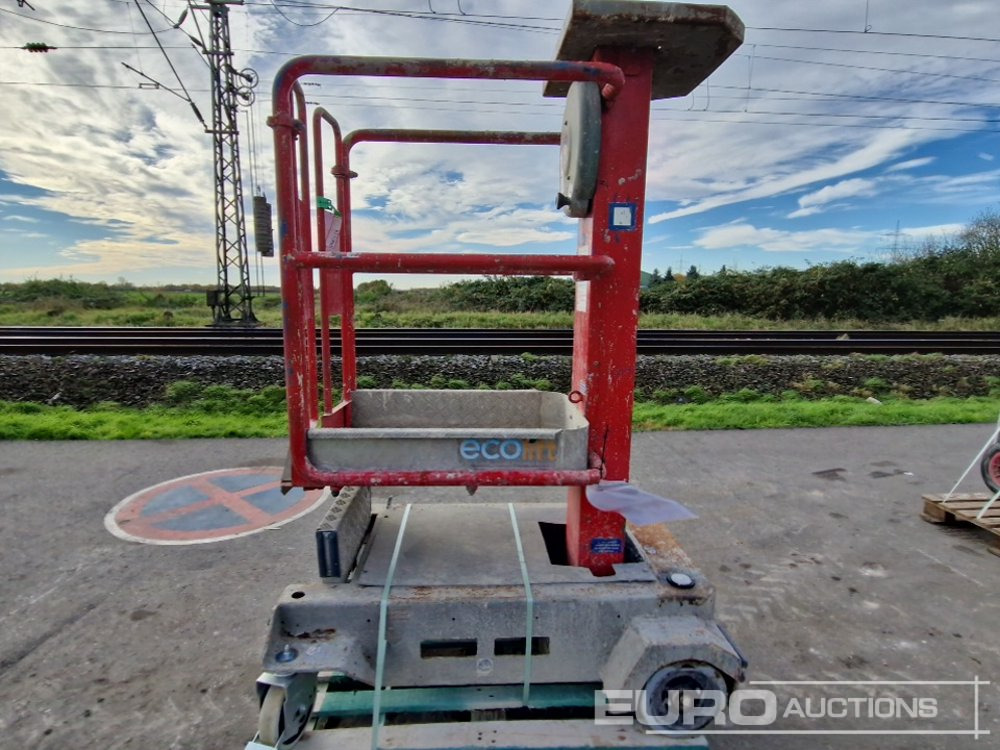 Power Tower Vertical Mast Lift - Вертикальний щогловий підйомник: фото 4 Power Tower Vertical Mast Lift - Вертикальний щогловий підйомник: фото 4