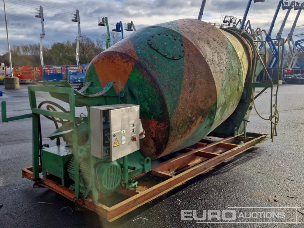Truck Mounted Cement Mixer - Бетономішалкa: фото 1 Truck Mounted Cement Mixer - Бетономішалкa: фото 1
