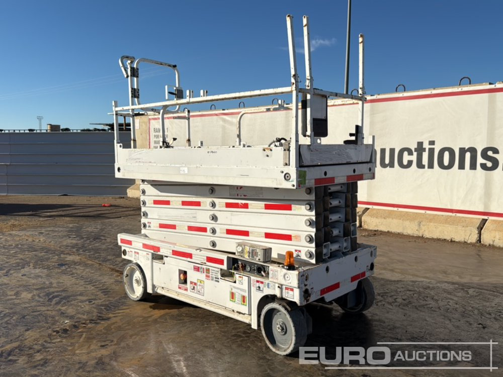 2015 Haulotte Compact 14 - Ножичний підйомник: фото 3 2015 Haulotte Compact 14 - Ножичний підйомник: фото 3