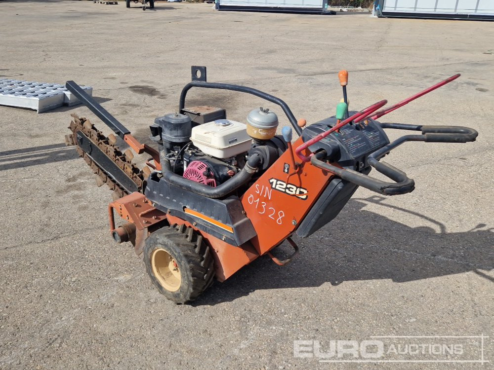 Ditch Witch 1230 - Траншеєкопач: фото 3 Ditch Witch 1230 - Траншеєкопач: фото 3