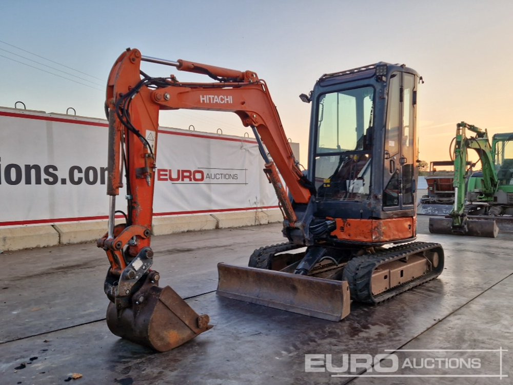 Hitachi ZX30U-2 - Міні-екскаватор: фото 1 Hitachi ZX30U-2 - Міні-екскаватор: фото 1