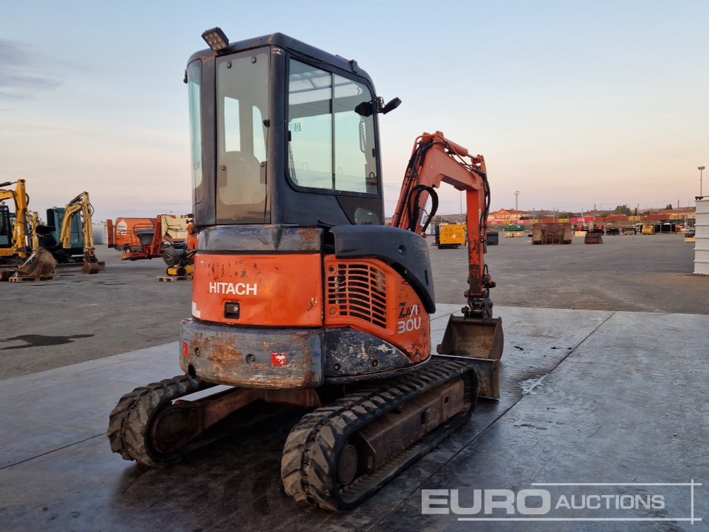 Hitachi ZX30U-2 - Міні-екскаватор: фото 5 Hitachi ZX30U-2 - Міні-екскаватор: фото 5