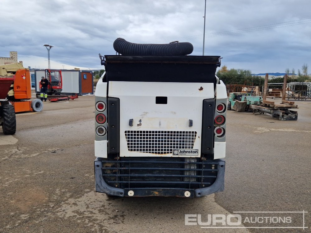 Johnston 142A 101T - Підмітально-прибиральна машина: фото 4 Johnston 142A 101T - Підмітально-прибиральна машина: фото 4