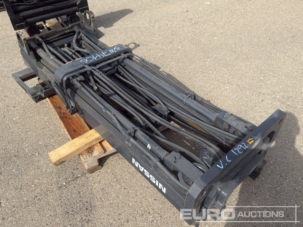 Nissan 3 Lift Mast to suit Forklift - Навісне обладнання в категорії Вилкові навантажувачі: фото 4 Nissan 3 Lift Mast to suit Forklift - Навісне обладнання в категорії Вилкові навантажувачі: фото 4