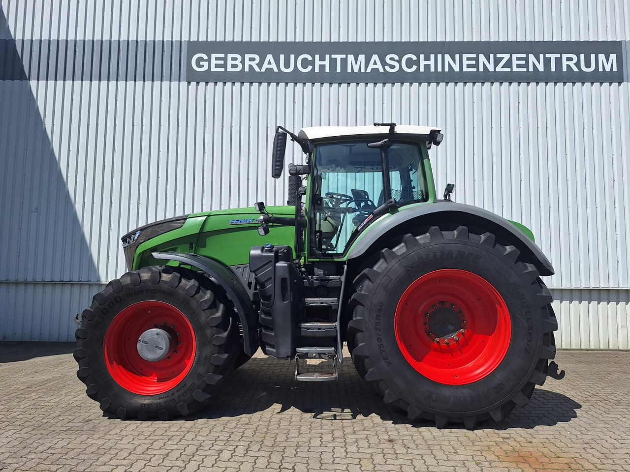 Fendt 1042 Vario S4 ProfiPlus - Трактор: фото 1 Fendt 1042 Vario S4 ProfiPlus - Трактор: фото 1