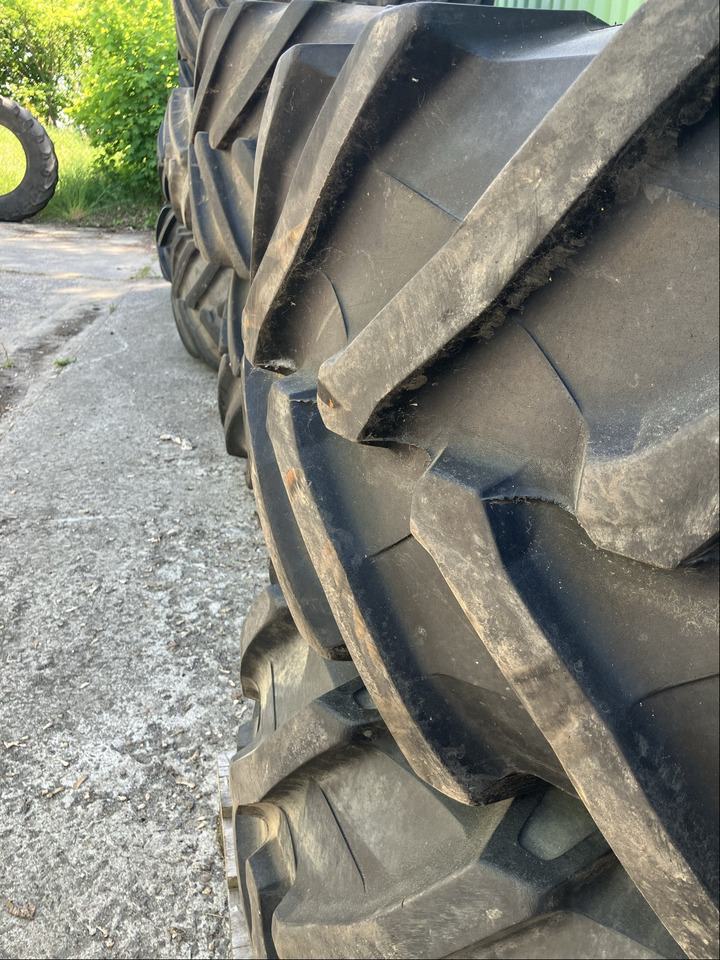 Fendt 2x Komplettrad 540/65R30 TB - Шини і диски: фото 2 Fendt 2x Komplettrad 540/65R30 TB - Шини і диски: фото 2