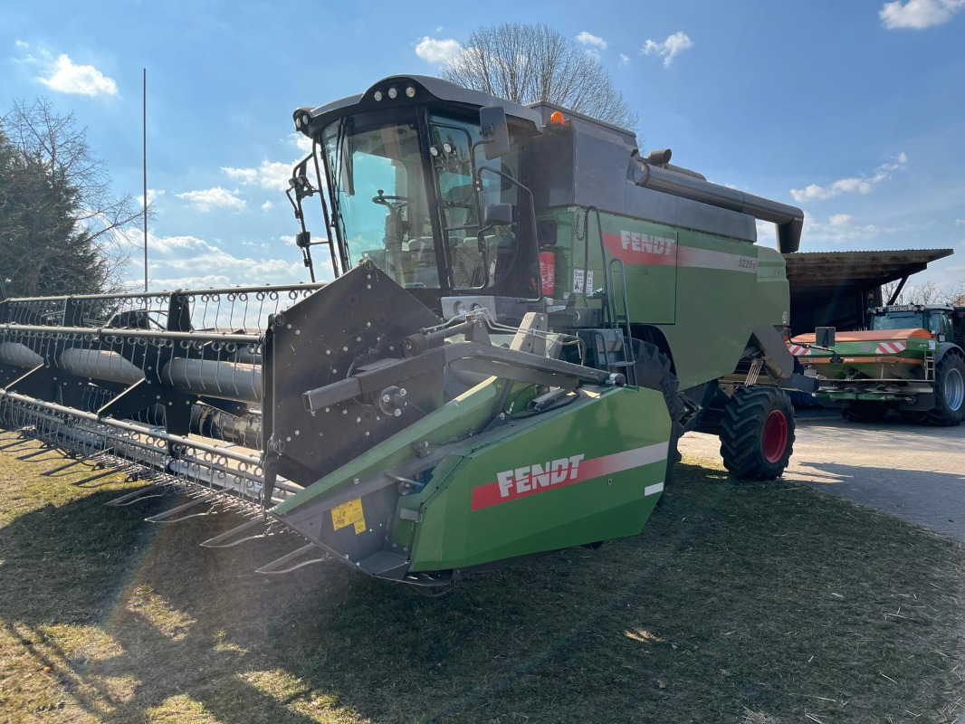 Fendt 5225 E 5,50m PowerFlow Schneidwerk - Зернозбиральний комбайн: фото 2 Fendt 5225 E 5,50m PowerFlow Schneidwerk - Зернозбиральний комбайн: фото 2