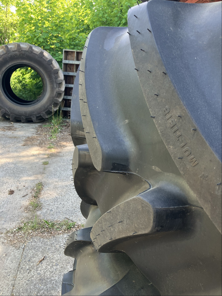 Fendt 650/65R42 u. 540/65R30 MI - Шини і диски: фото 4 Fendt 650/65R42 u. 540/65R30 MI - Шини і диски: фото 4