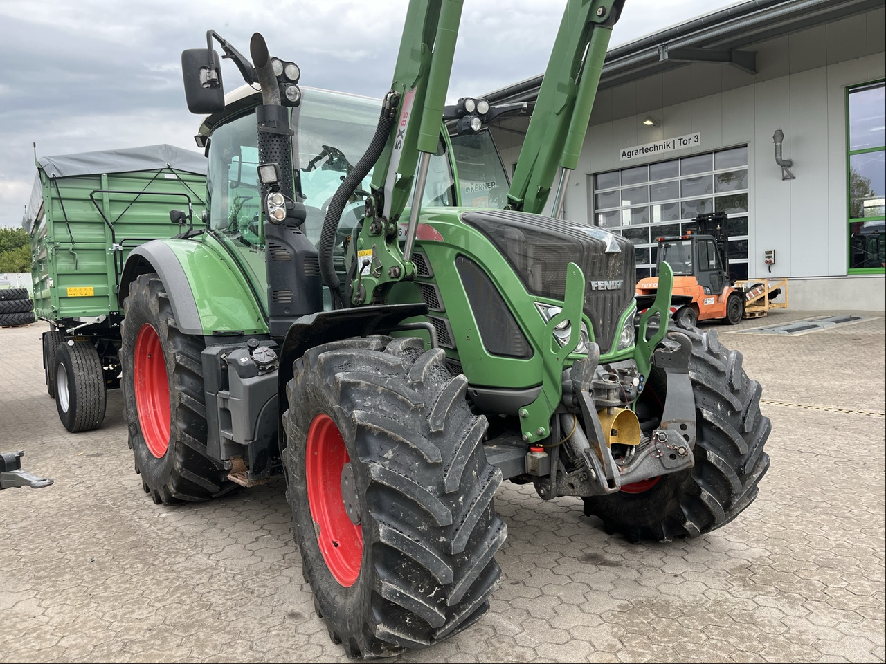 Fendt 716 Vario S4 - Трактор: фото 1 Fendt 716 Vario S4 - Трактор: фото 1