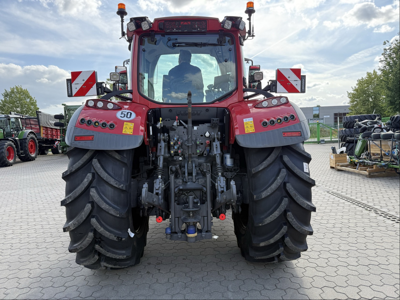Fendt 724 Vario Gen6 ProfiPlus - Трактор: фото 2 Fendt 724 Vario Gen6 ProfiPlus - Трактор: фото 2