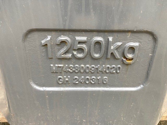 Fendt Belastungsgewicht 1250 kg - Трактор: фото 2 Fendt Belastungsgewicht 1250 kg - Трактор: фото 2