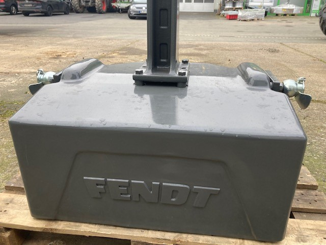 Fendt Belastungsgewicht 1250 kg - Трактор: фото 1 Fendt Belastungsgewicht 1250 kg - Трактор: фото 1