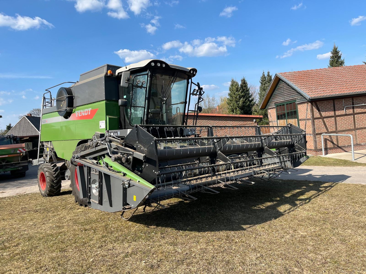 Fendt Mähdrescher 5225 E - Зернозбиральний комбайн: фото 1 Fendt Mähdrescher 5225 E - Зернозбиральний комбайн: фото 1