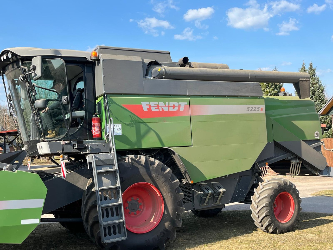 Fendt Mähdrescher 5225 E - Зернозбиральний комбайн: фото 2 Fendt Mähdrescher 5225 E - Зернозбиральний комбайн: фото 2