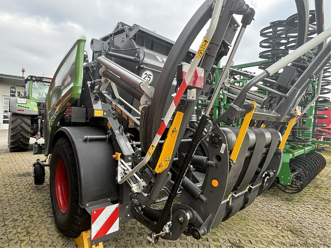 Fendt Rotana 160 V Combi - Техніка для сінозаготівлі: фото 2 Fendt Rotana 160 V Combi - Техніка для сінозаготівлі: фото 2