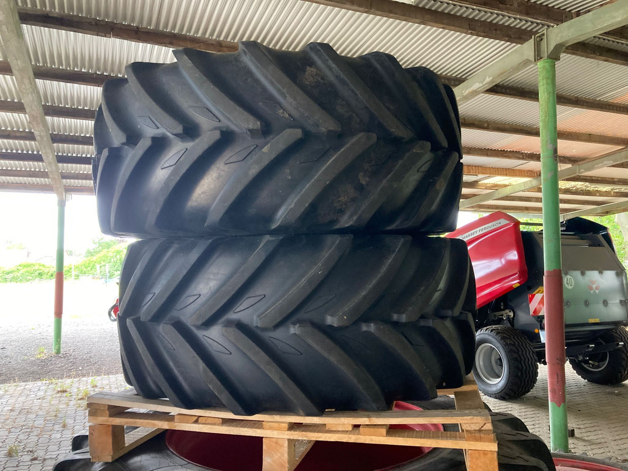 Fendt VF520/60R28 VF650/60R38 - Шини і диски: фото 4 Fendt VF520/60R28 VF650/60R38 - Шини і диски: фото 4