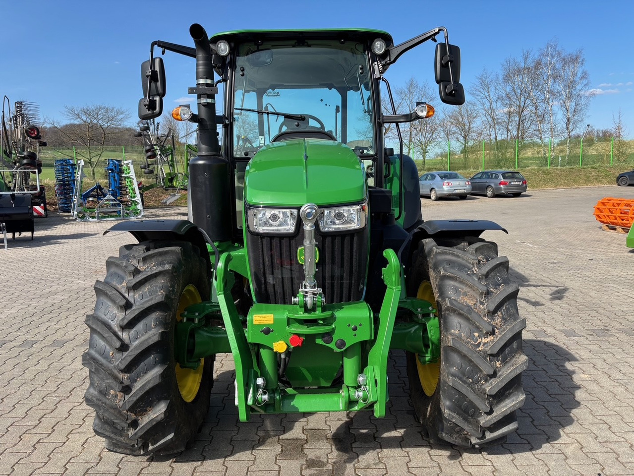 Трактор John Deere 5090 M: фото 8 Трактор John Deere 5090 M: фото 8