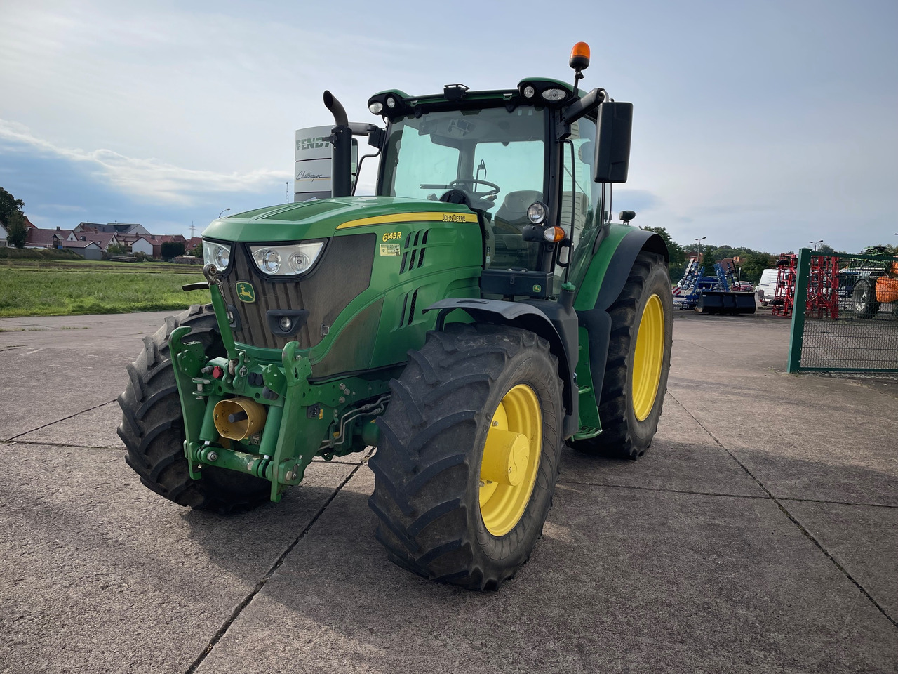 John Deere 6145R - Трактор: фото 1 John Deere 6145R - Трактор: фото 1