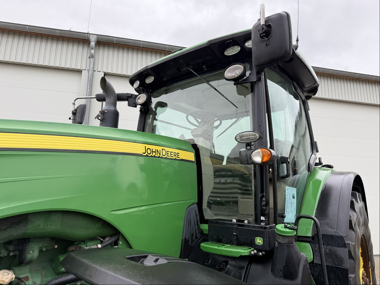 John Deere 8320 R - Трактор: фото 3 John Deere 8320 R - Трактор: фото 3
