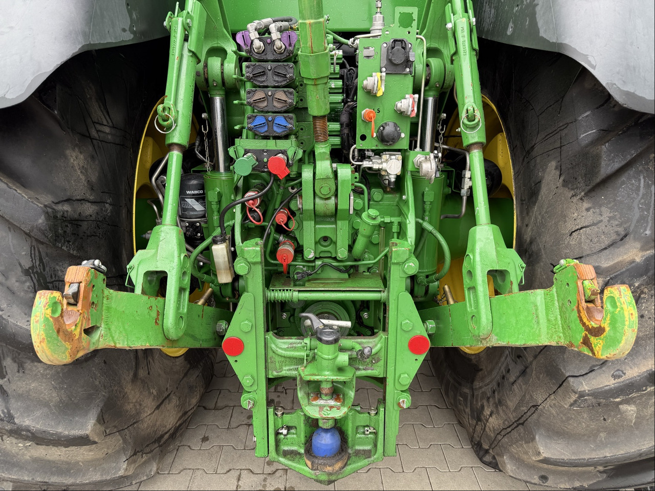 Трактор John Deere 8370 R: фото 17
