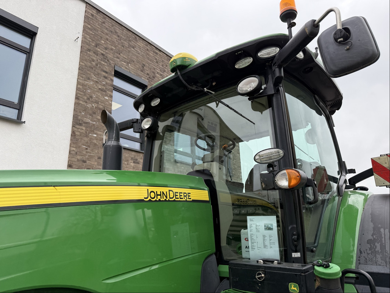 Трактор John Deere 8370 R: фото 8