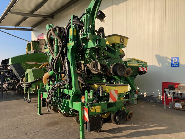 John Deere Einzelkornsämaschine 1725 NT - Сівалка: фото 1 John Deere Einzelkornsämaschine 1725 NT - Сівалка: фото 1