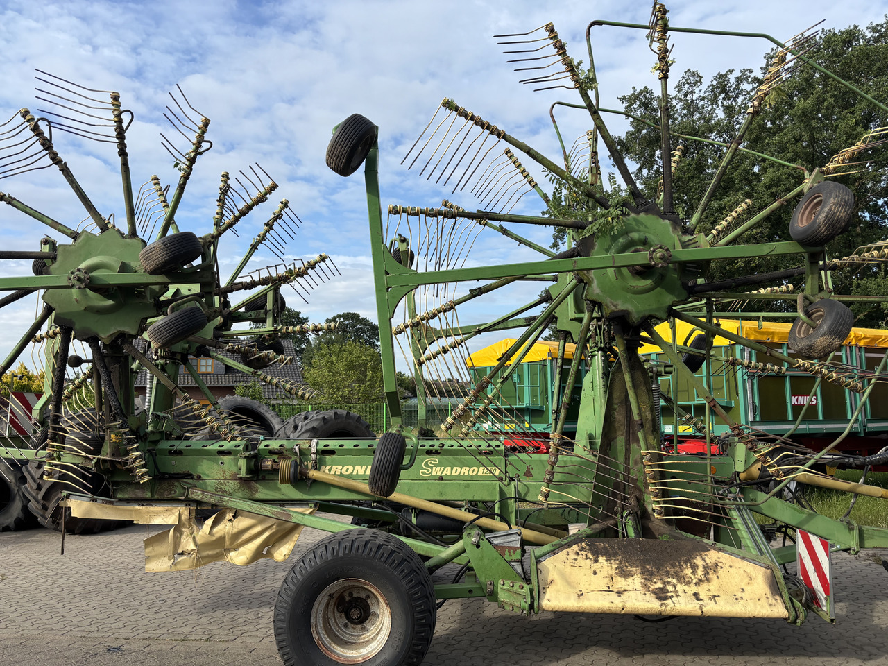 Krone Swadro Serie - Сіноворушилка: фото 1 Krone Swadro Serie - Сіноворушилка: фото 1