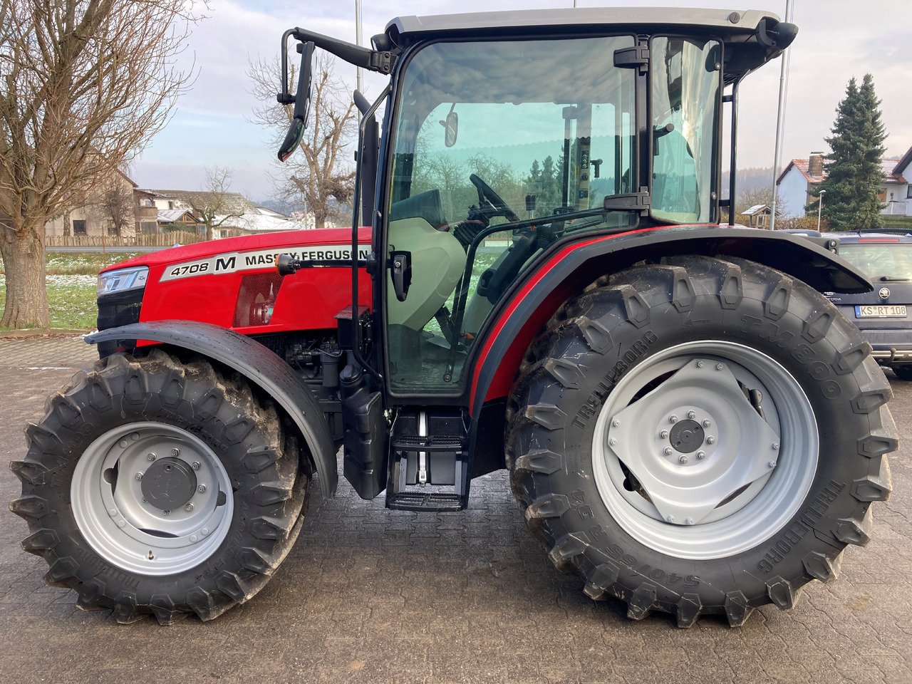 Massey Ferguson 4708 M Cab Essential - Трактор: фото 1 Massey Ferguson 4708 M Cab Essential - Трактор: фото 1