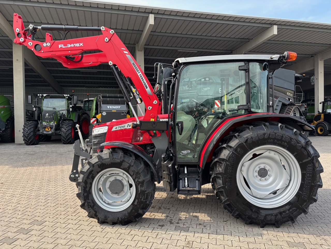 Massey Ferguson 4708M - Трактор: фото 1 Massey Ferguson 4708M - Трактор: фото 1