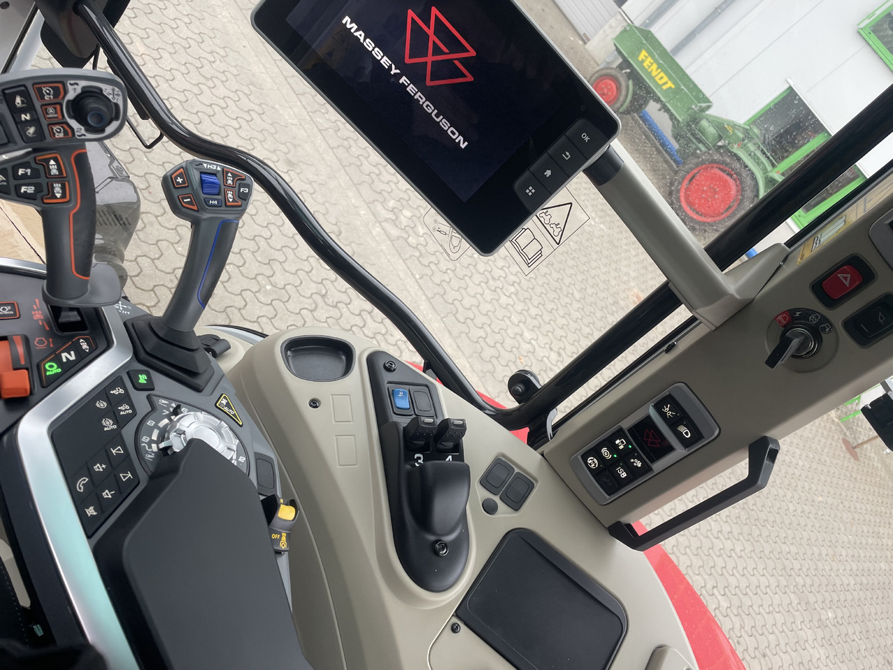 Massey Ferguson 7S.210 Dyna-VT EXCLUS - Трактор: фото 3 Massey Ferguson 7S.210 Dyna-VT EXCLUS - Трактор: фото 3