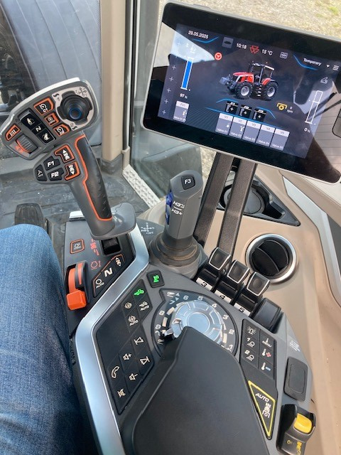 Massey Ferguson 8S.245 Dyna E-Power Excl - Трактор: фото 5 Massey Ferguson 8S.245 Dyna E-Power Excl - Трактор: фото 5