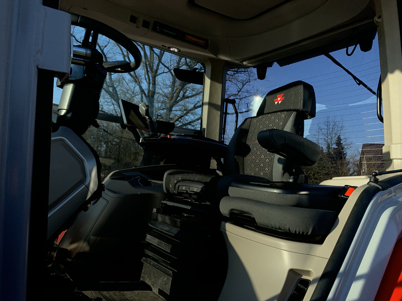 Massey Ferguson 8S.305 Dyna-VT Exclusive - Трактор: фото 4 Massey Ferguson 8S.305 Dyna-VT Exclusive - Трактор: фото 4